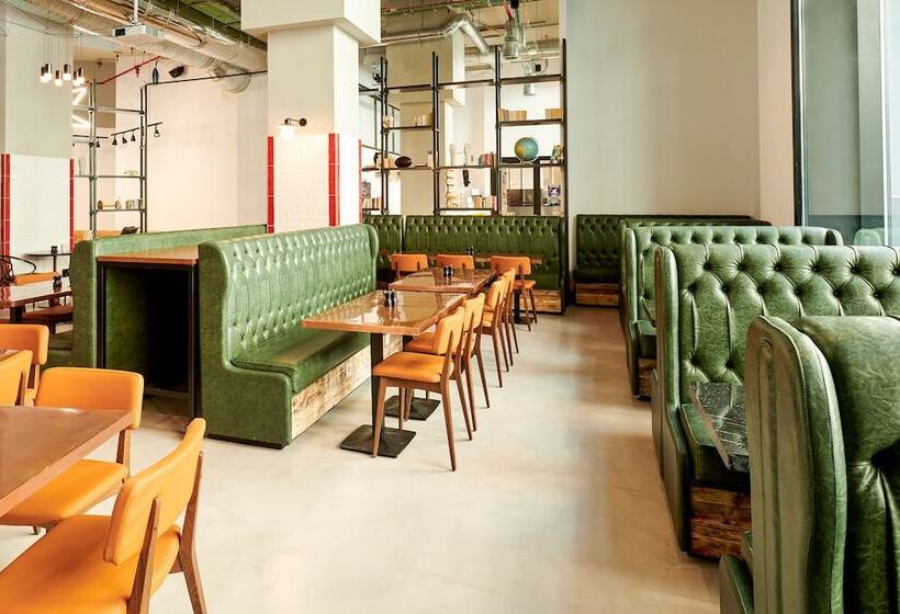 هاستل Generator Madrid