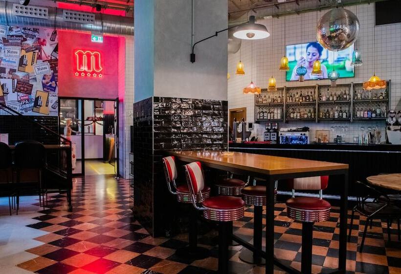 هاستل Generator Madrid