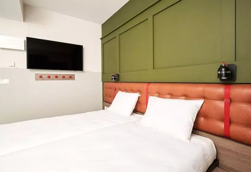 Hostel Generator Madrid