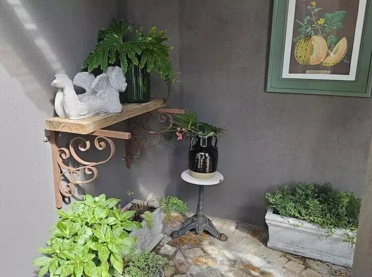 Hotelli Baruch Guesthouse On Lovell