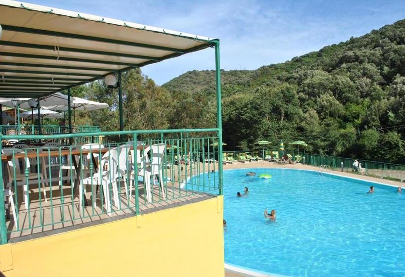 בית מלון כפרי Camping Village Canapai