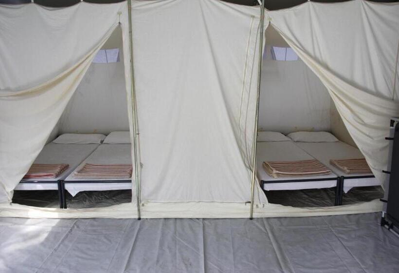 בית מלון כפרי Camping Village Canapai