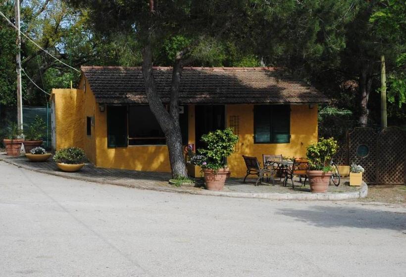 בית מלון כפרי Camping Village Canapai