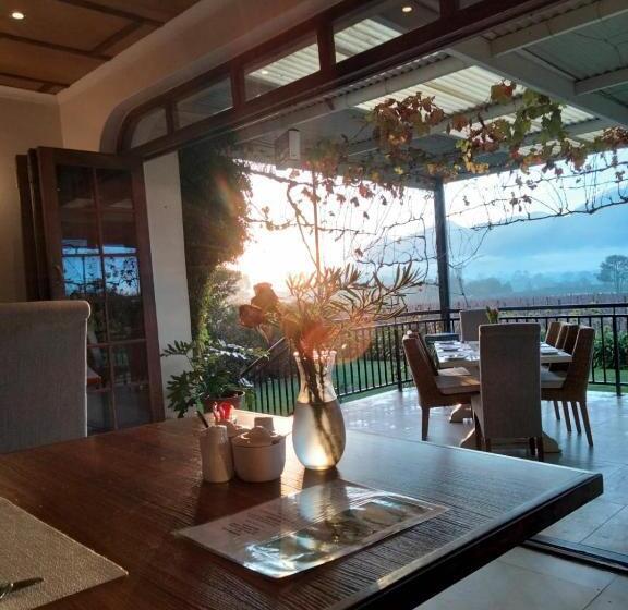 هتل Cana Vineyard Guesthouse