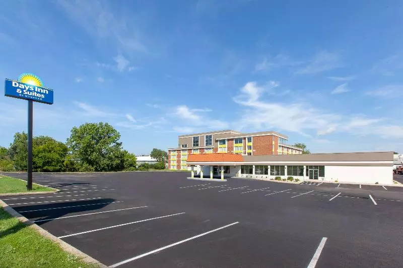 ホテル Days Inn & Suites By Wyndham Grand Rapids Near Downtown