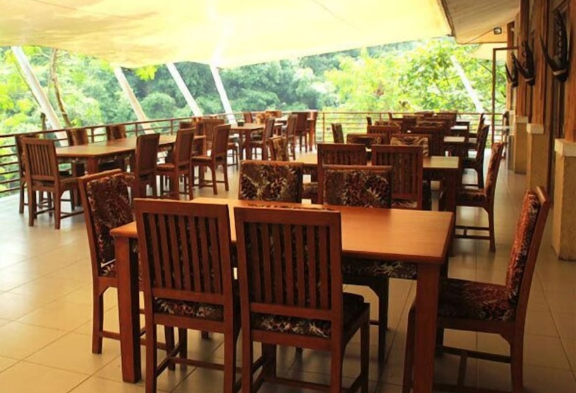 בית מלון כפרי Driam Riverside Resort