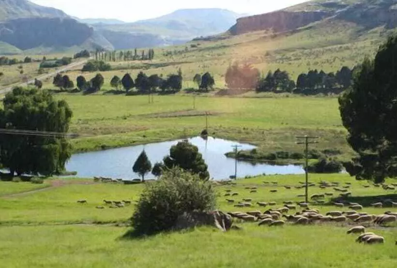 Hotelli Groenhoek Game And Guest Farms