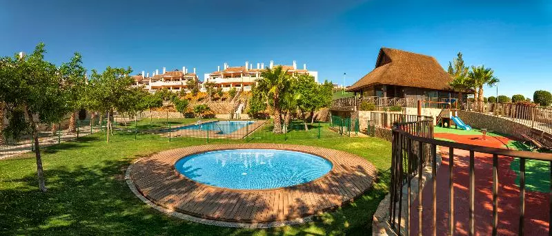 هتل Hacienda Del álamo Residences