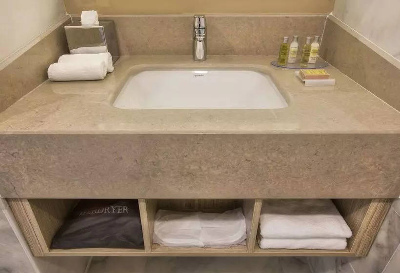 هتل Hilton Garden Inn Isparta