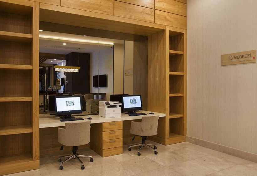 هتل Hilton Garden Inn Isparta