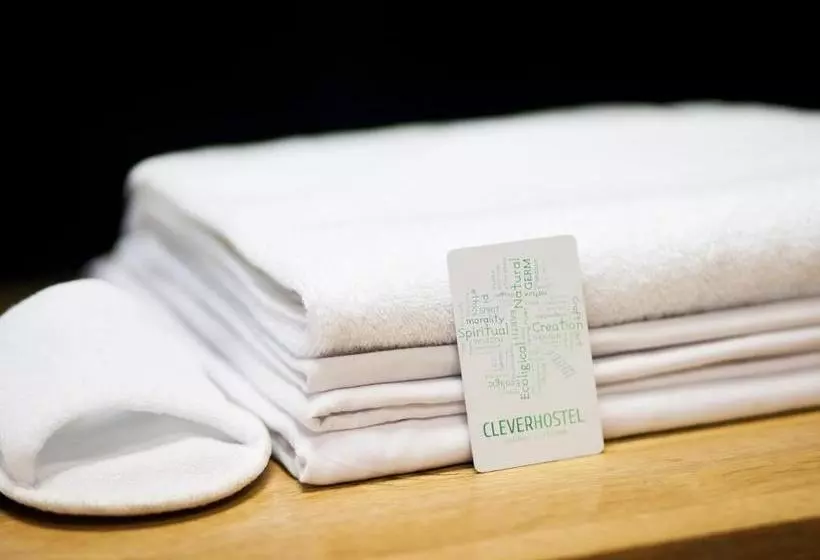 هتل Clever Hostel
