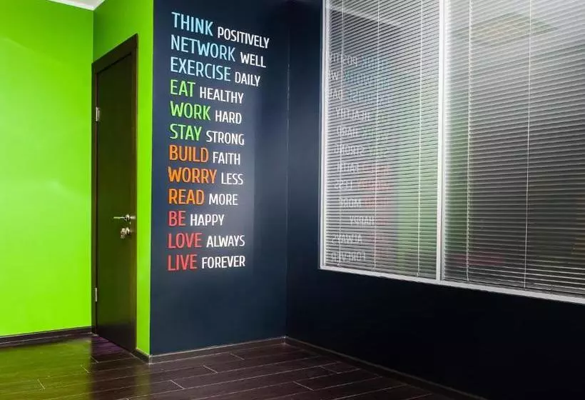 هتل Clever Hostel