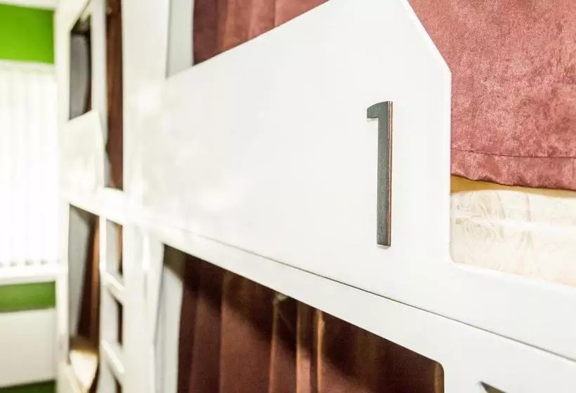 هتل Clever Hostel
