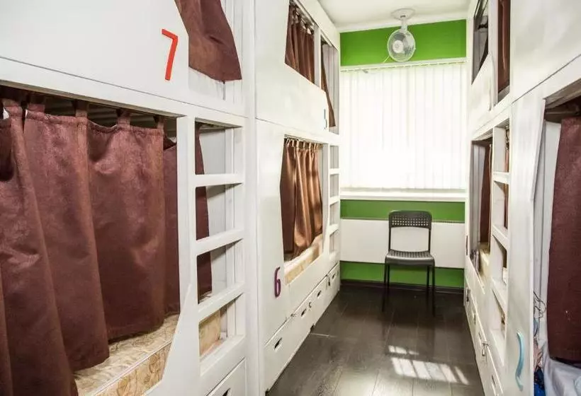 هتل Clever Hostel
