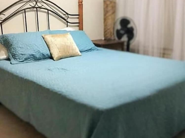 هتل Jungle Reef Inn