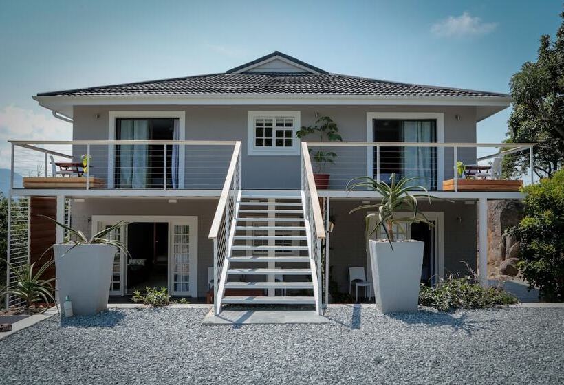 Отель Mogi Boutique