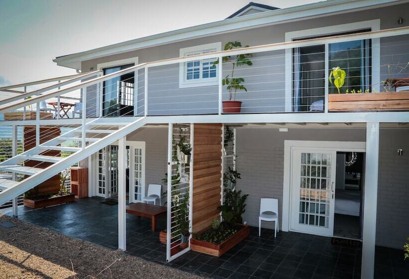 Отель Mogi Boutique