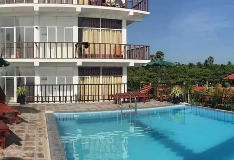 Hotel Resort Maya Beach