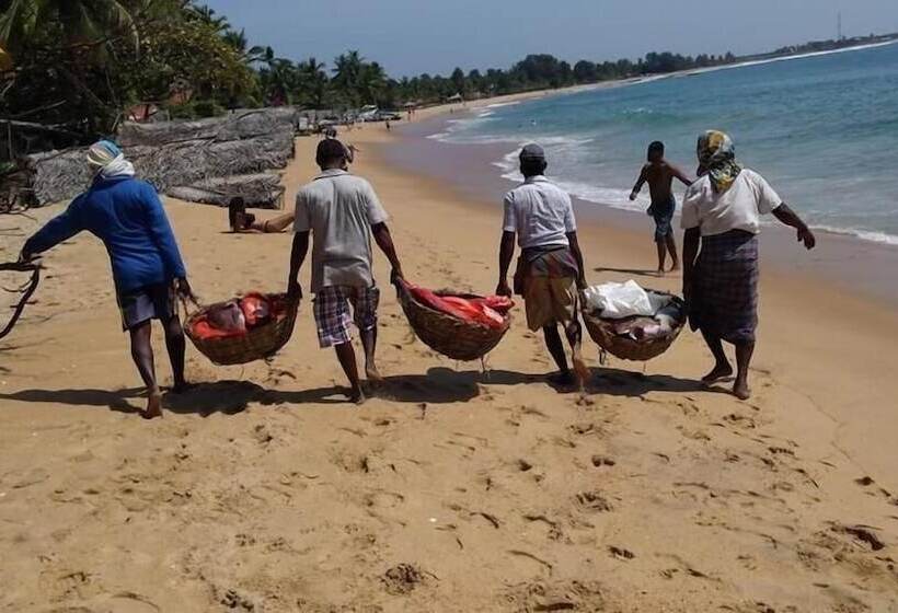 فندق Resort Maya Beach