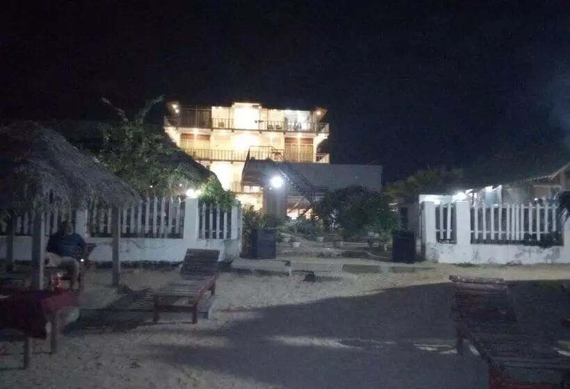 Hotel Resort Maya Beach