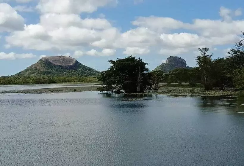 Hotel Sigiriya Rock Gate Resort