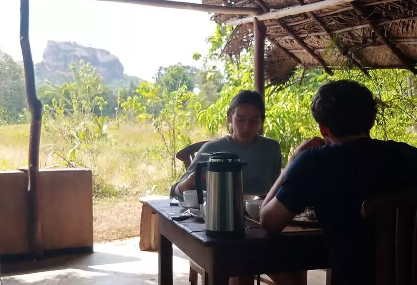 Hotel Sigiriya Rock Gate Resort