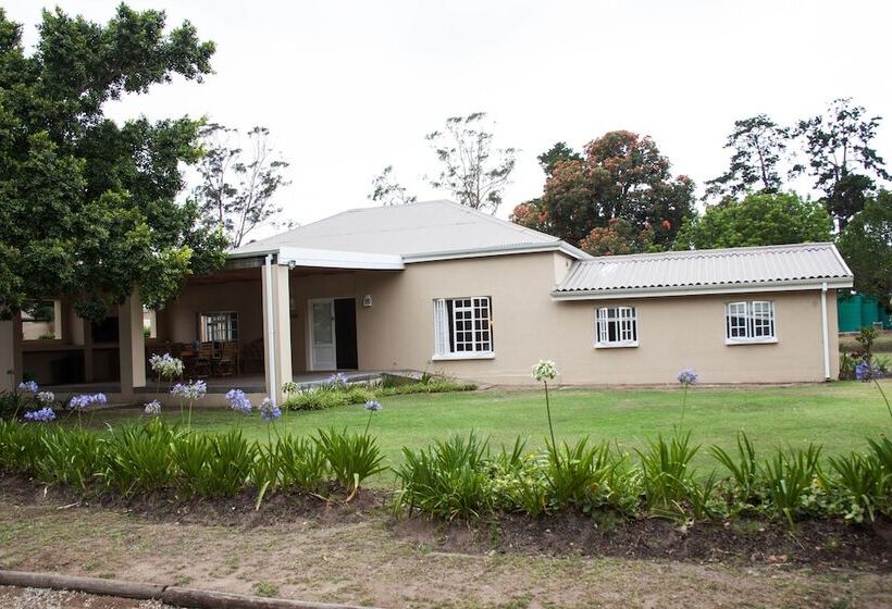 בית מלון כפרי Stonefield Polo Estate