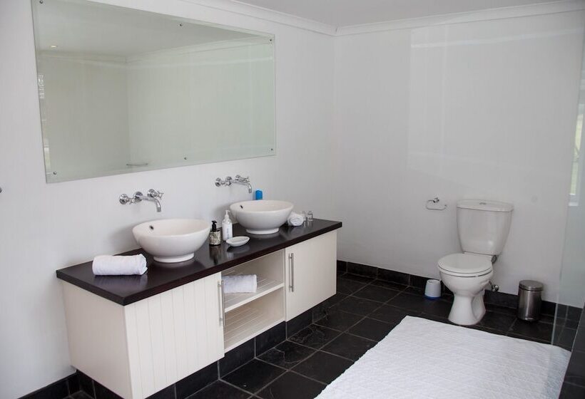 בית מלון כפרי Stonefield Polo Estate