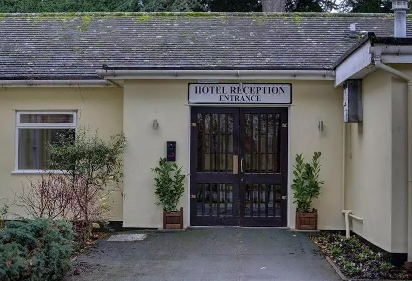 ホテル The Cedars