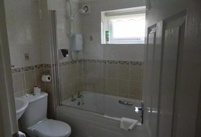 ホテル The Cedars