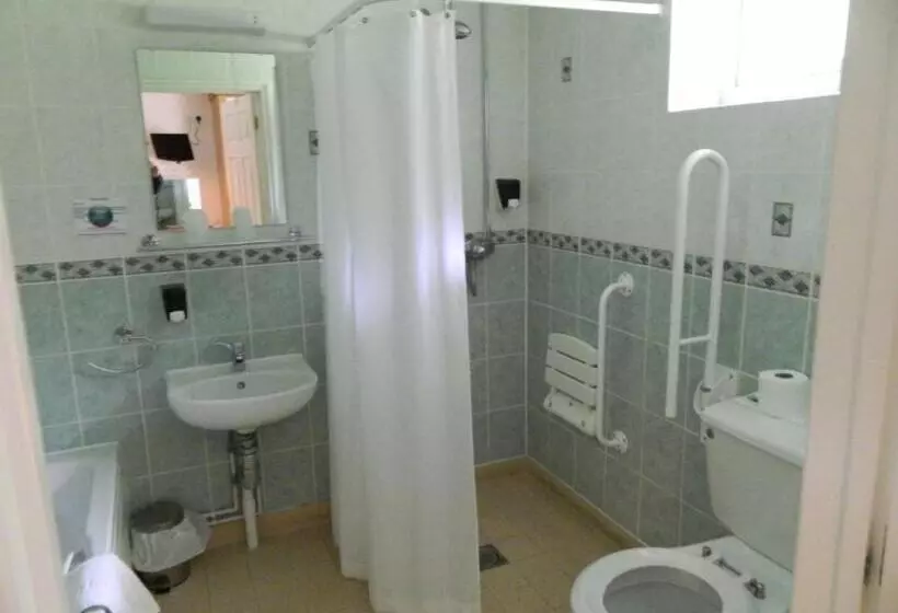 ホテル The Cedars