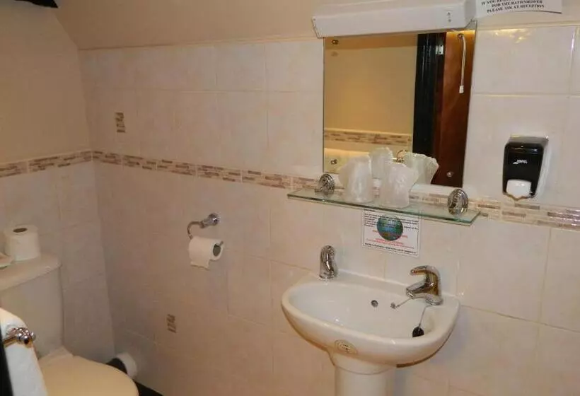 ホテル The Cedars