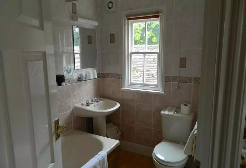 ホテル The Cedars