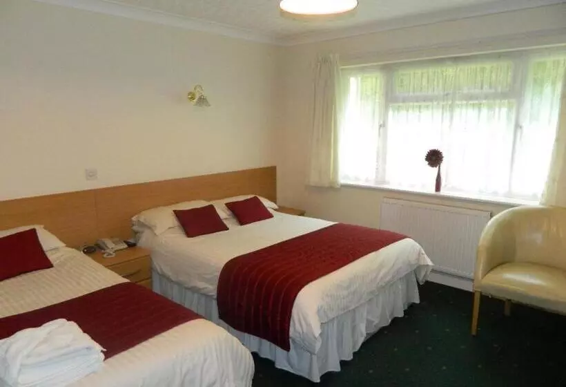 ホテル The Cedars