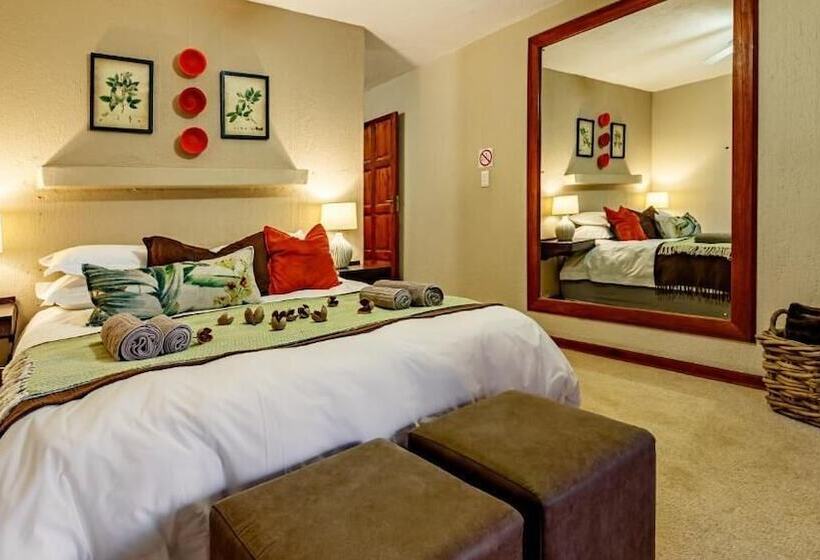 בית מלון כפרי Ulwazi Rock Lodge