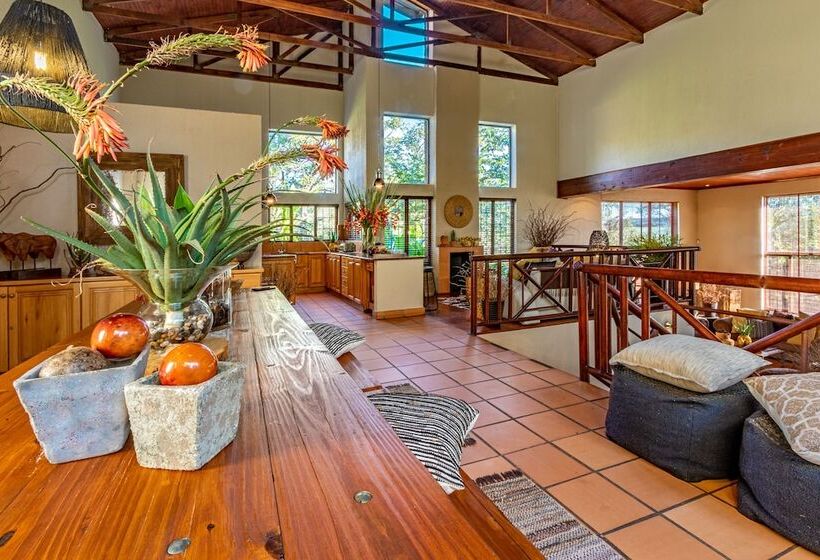 בית מלון כפרי Ulwazi Rock Lodge