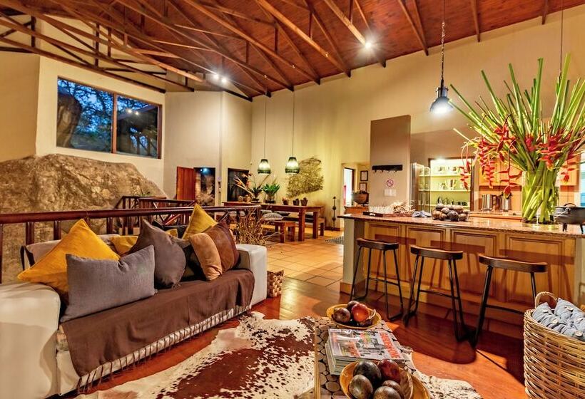 בית מלון כפרי Ulwazi Rock Lodge