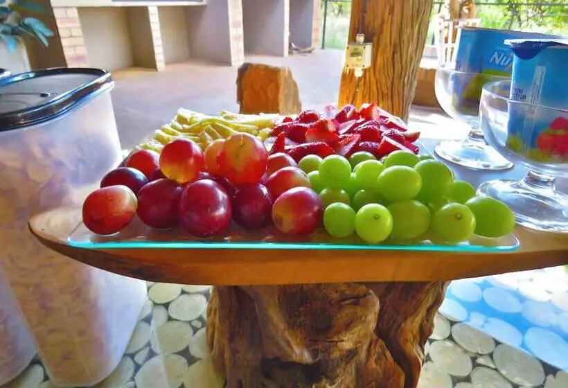 هتل Wild Dog Guest Lodge
