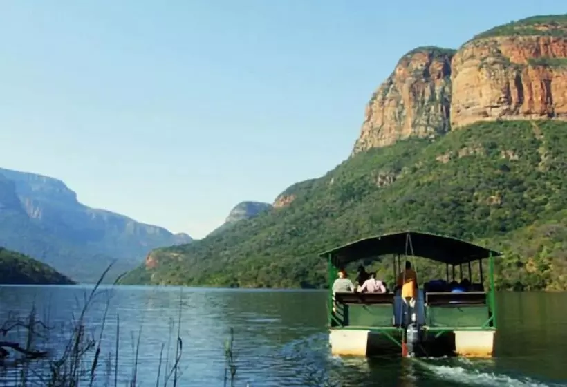 هتل Wild Dog Guest Lodge
