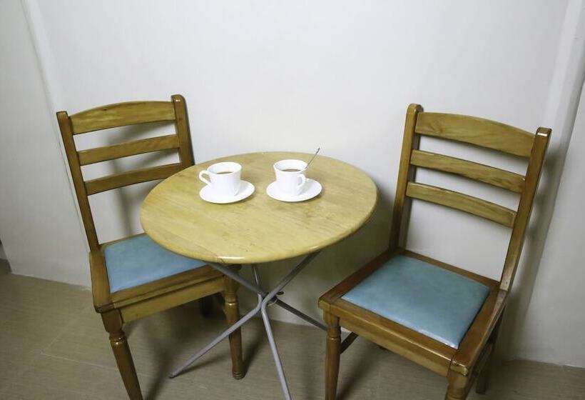 Quoalla Hotel Makati