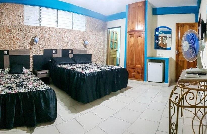 הוסטל Villa Maria Del Carmen