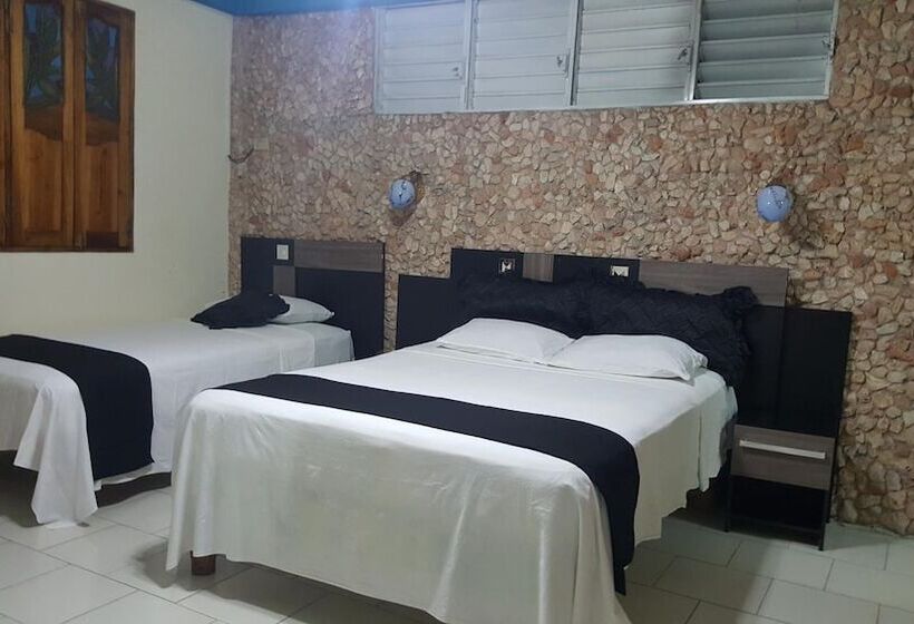 הוסטל Villa Maria Del Carmen