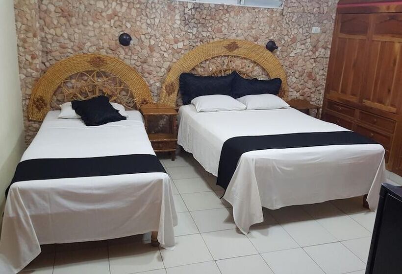 הוסטל Villa Maria Del Carmen