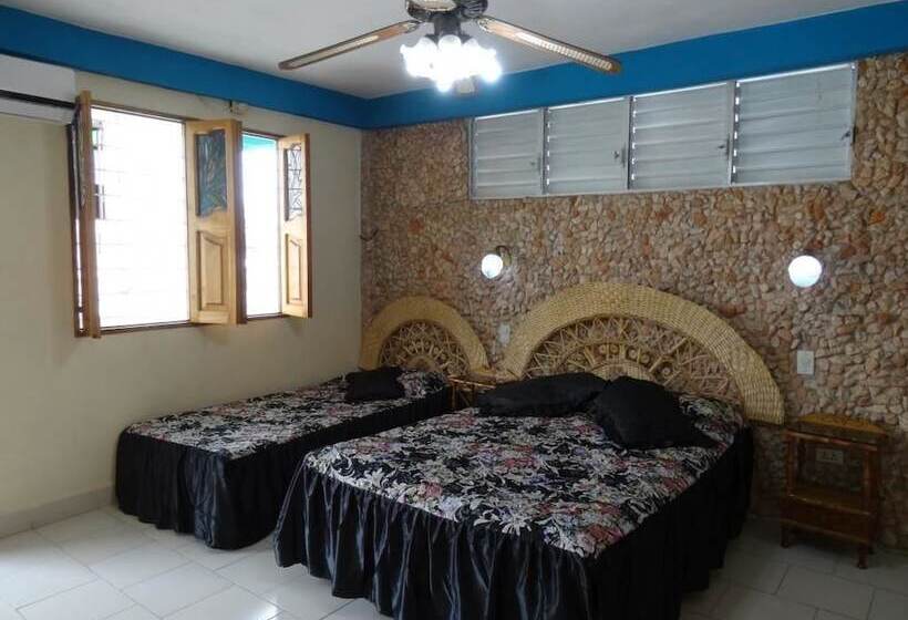 הוסטל Villa Maria Del Carmen