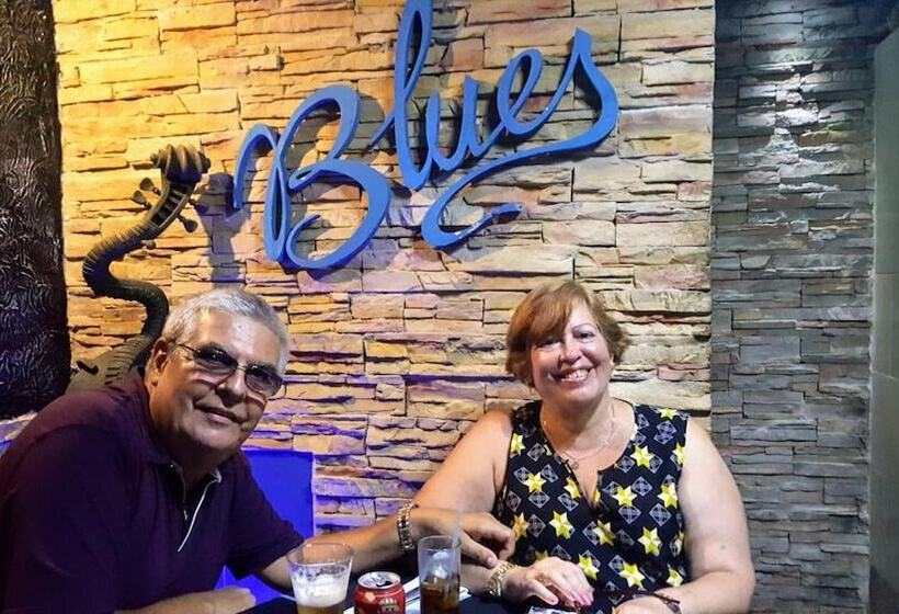 הוסטל Villa Maria Del Carmen