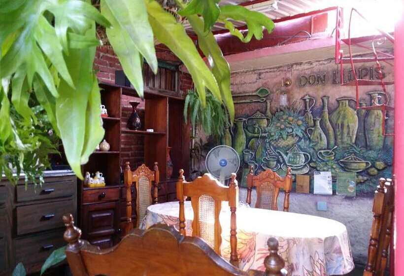 הוסטל Villa Maria Del Carmen