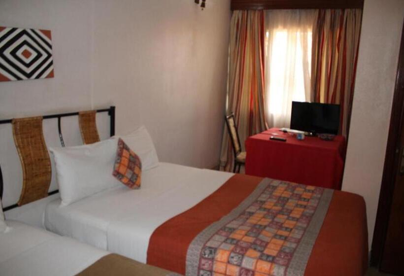 هتل Kings Hospitality Centre