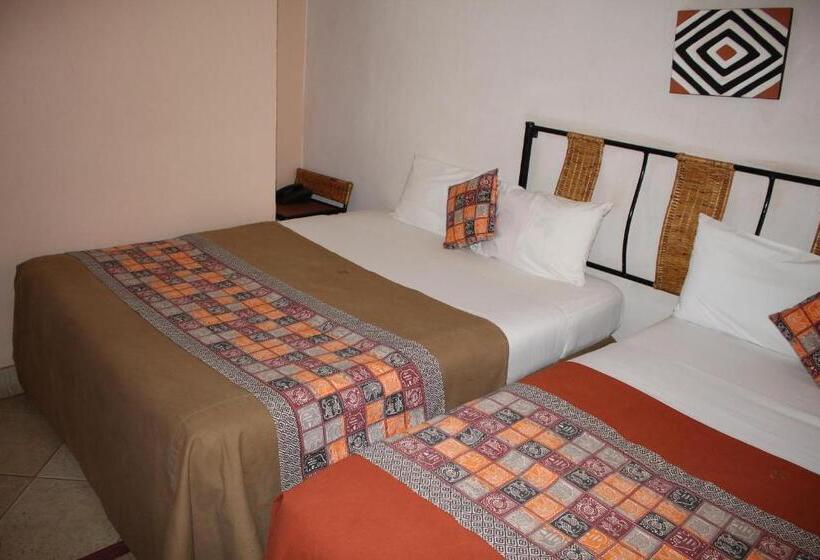 هتل Kings Hospitality Centre