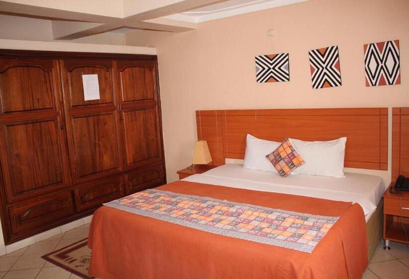 هتل Kings Hospitality Centre