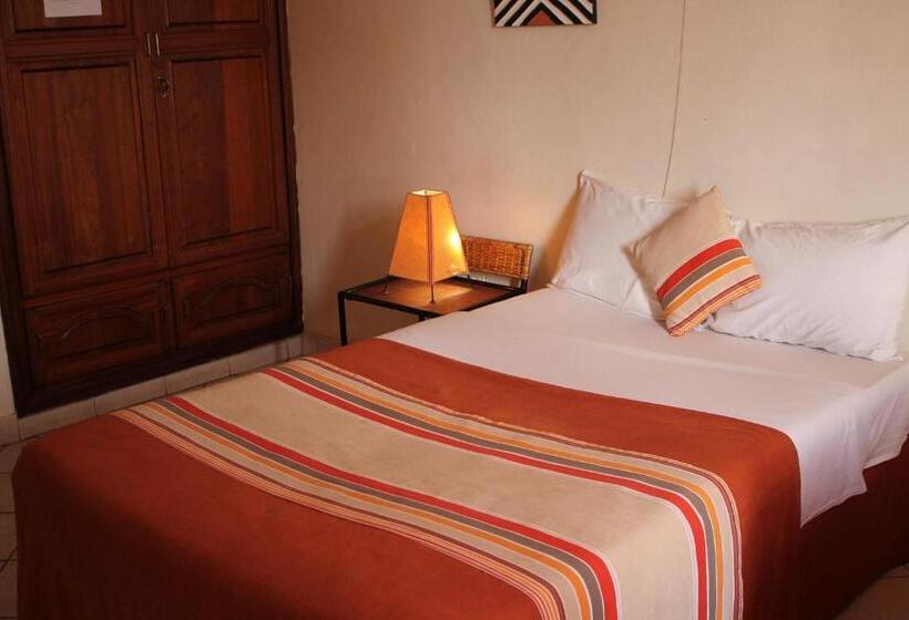 هتل Kings Hospitality Centre